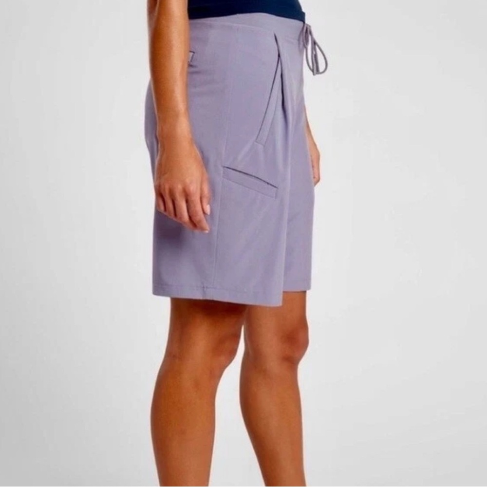 Athleta Women's Gray Bermuda Shorts. Lightweight, comfortable, great for hiking.